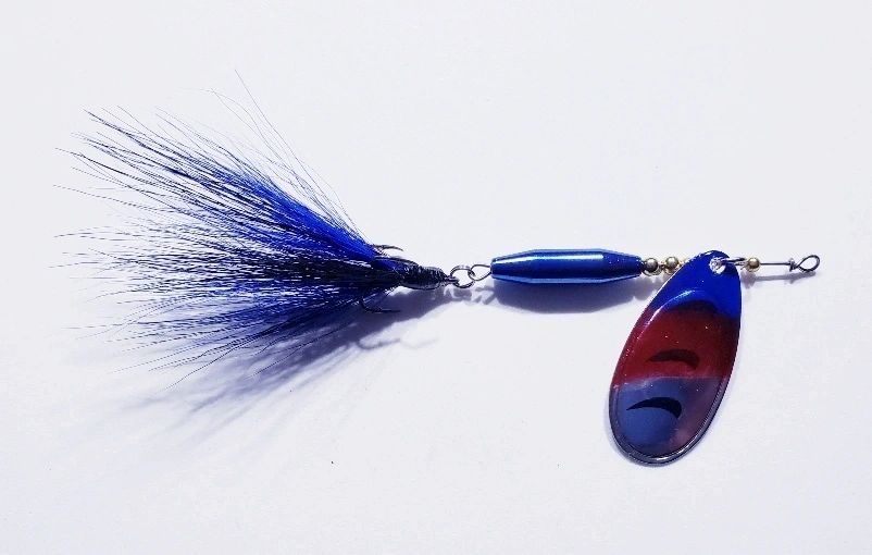 FB05 - FRENCH BLADE SPINNER/BUCK TAIL